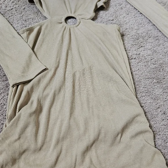 Ribbed mini dress - Picture 4 of 6